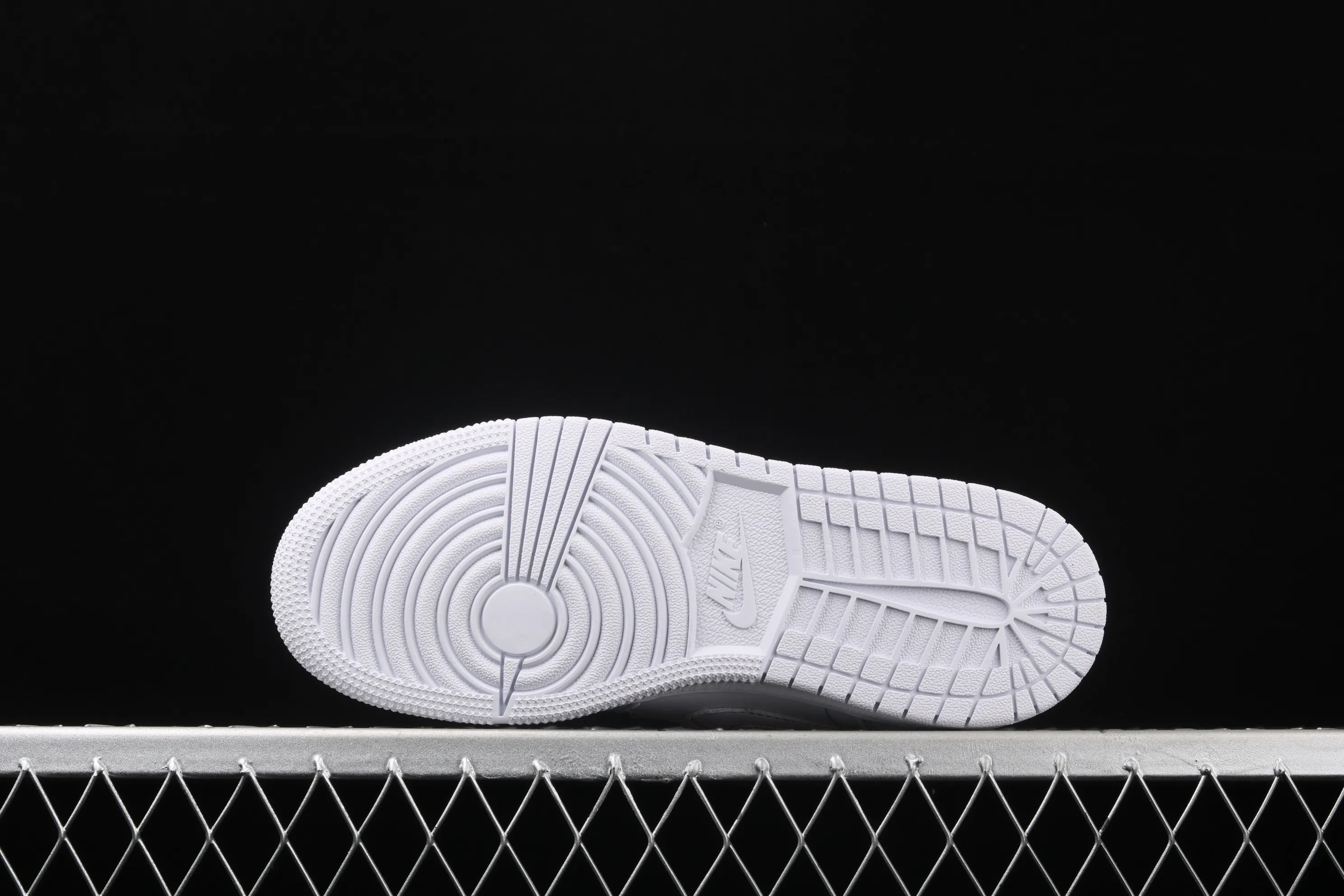 All categories Air Jordan Jordan series basketball shoes Air Jordan 1 Low Air Jordan 1 Low GS "Pink" AJ1 Joe 1 low top pink and white 554723-101